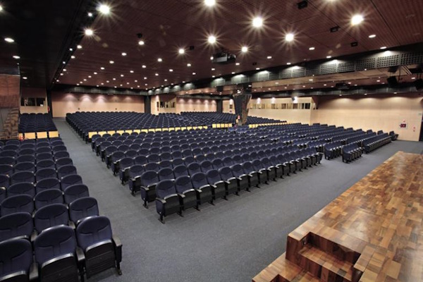 The Palacio de Congresos hosts concerts by contemporary singers and bands, symphony orchestras, musicals and other events